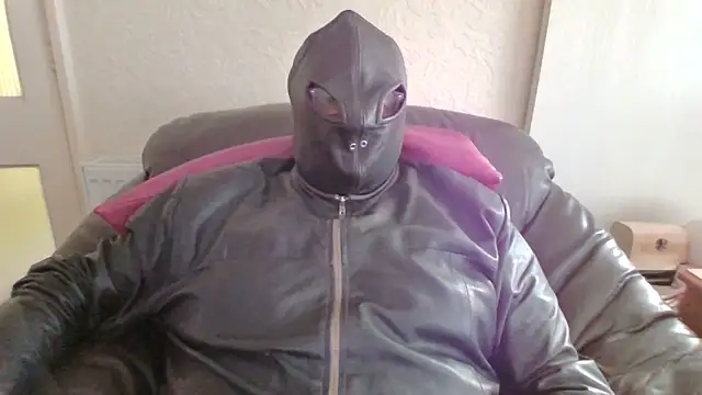 Snapshot of Leatherman63 chatting on 07-02-26, 06:08 Leatherman63 online show from 07-02-26, 06:08