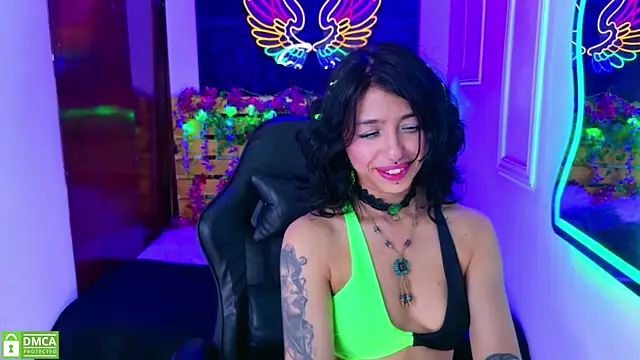 Snapshot of REDHOTTER_ chatting on 07-15-26, 07:43 REDHOTTER online show from 07-15-26, 07:43