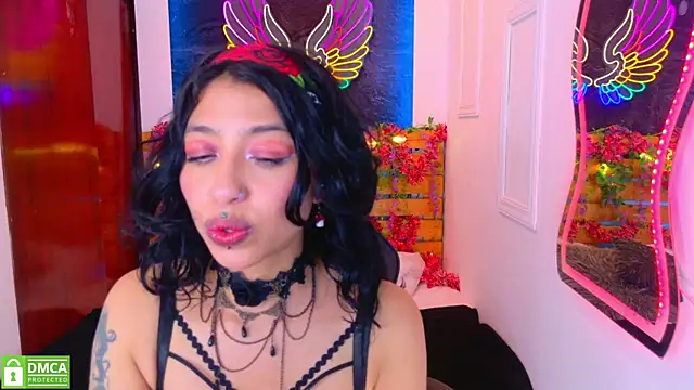 Snapshot of REDHOTTER_ chatting on 07-25-26, 07:53 REDHOTTER online show from 07-25-26, 07:53