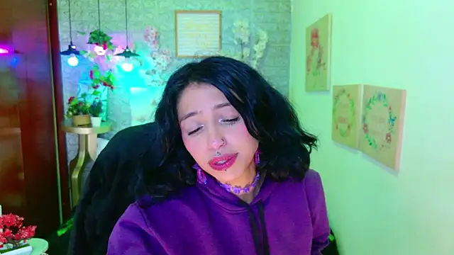 Snapshot of REDHOTTER_ chatting on 02-20-26, 07:38 REDHOTTER online show from 02-20-26, 07:38