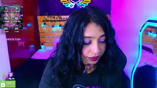 Snapshot of REDHOTTER_ chatting on 06-16-26, 08:20 REDHOTTER online show from 06-16-26, 08:20