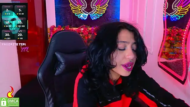 Snapshot of REDHOTTER_ chatting on 07-24-26, 08:05 REDHOTTER online show from 07-24-26, 08:05