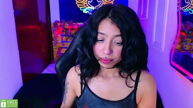 Snapshot of REDHOTTER_ chatting on 07-16-26, 07:44 REDHOTTER online show from 07-16-26, 07:44
