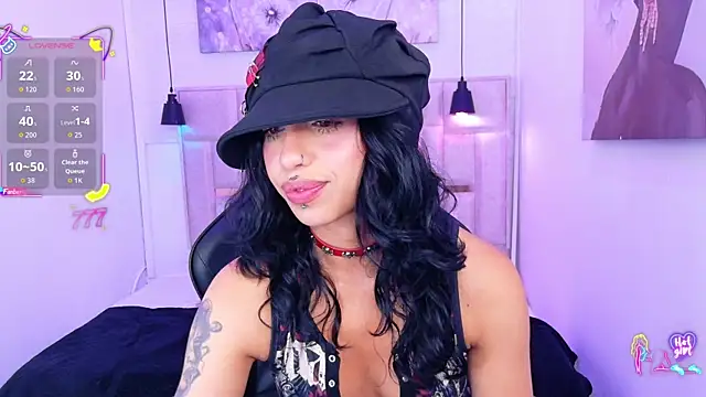 Snapshot of REDHOTTER_ chatting on 05-26-26, 08:07 REDHOTTER online show from 05-26-26, 08:07