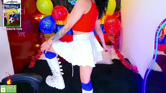 Snapshot of REDHOTTER_ chatting on 06-17-26, 08:19 REDHOTTER online show from 06-17-26, 08:19