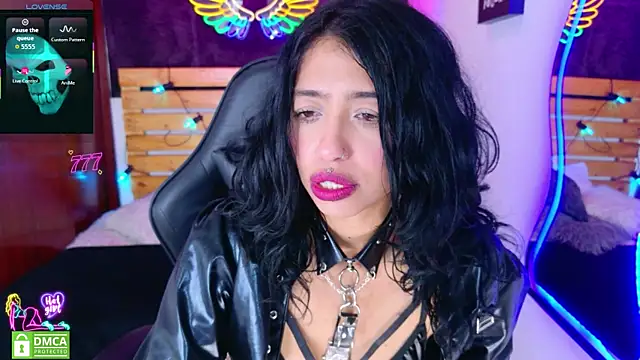 Snapshot of REDHOTTER_ chatting on 05-20-26, 07:44 REDHOTTER online show from 05-20-26, 07:44