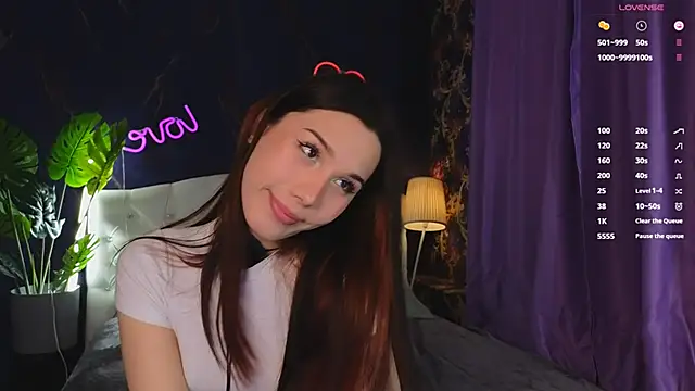 Snapshot of Kaia_Sunshine_Mia chatting on 02-28-25, 04:20 Kaia Sunshine Mia online show from 02-28-25, 04:20