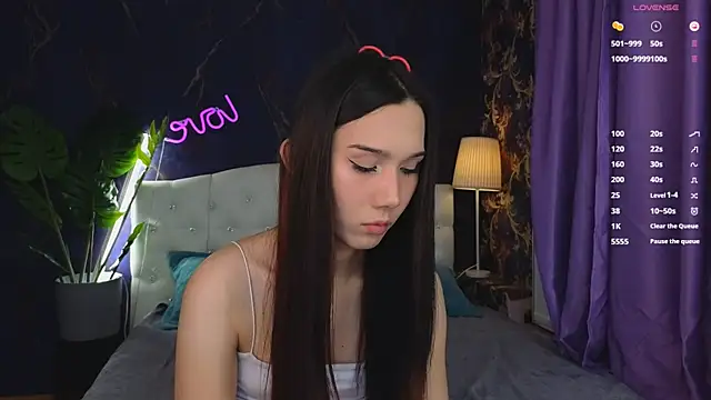 Snapshot of Kaia_Sunshine_Mia chatting on 02-08-25, 03:10 Kaia Sunshine Mia online show from 02-08-25, 03:10