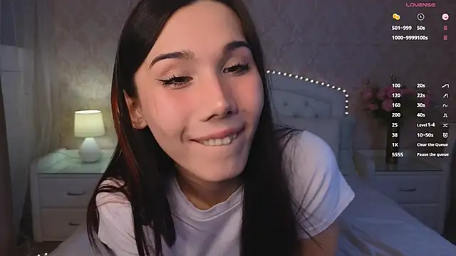 Snapshot of Kaia_Sunshine_Mia chatting on 01-27-25, 02:35 Kaia Sunshine Mia online show from 01-27-25, 02:35