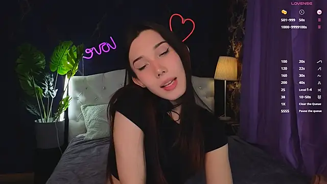 Snapshot of Kaia_Sunshine_Mia chatting on 02-16-25, 04:10 Kaia Sunshine Mia online show from 02-16-25, 04:10