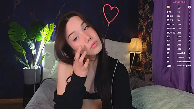 Snapshot of Kaia_Sunshine_Mia chatting on 03-10-25, 06:12 Kaia Sunshine Mia online show from 03-10-25, 06:12