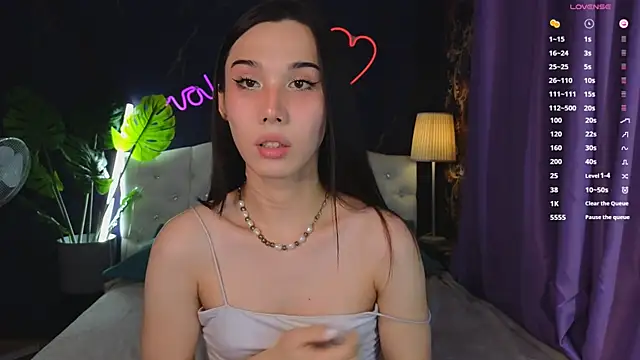 Snapshot of Kaia_Sunshine_Mia chatting on 01-30-25, 02:36 Kaia Sunshine Mia online show from 01-30-25, 02:36