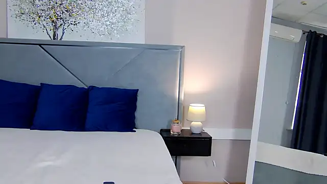 NicoleRosss online show from 11-13-25, 08:40