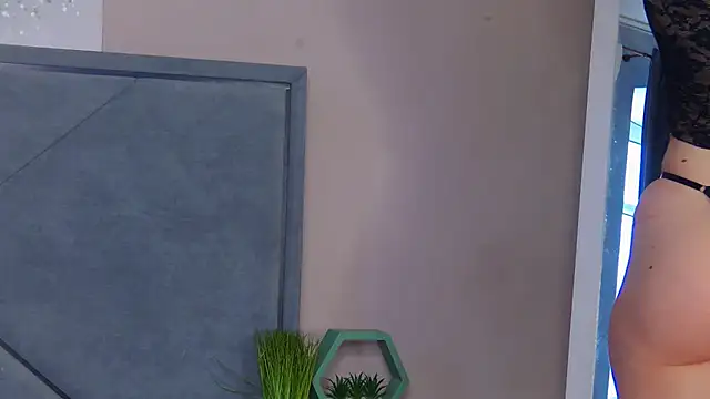 Snapshot of NicoleRosss chatting on 04-12-26, 01:58 NicoleRosss online show from 04-12-26, 01:58