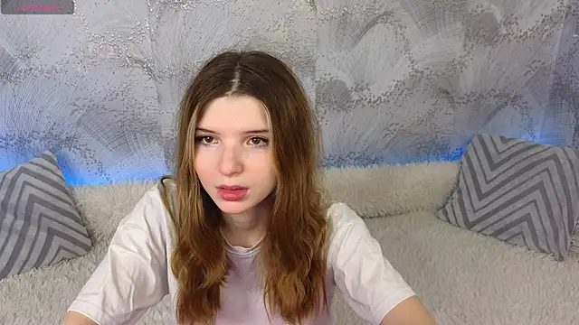 Snapshot of sofia__home chatting on 02-28-25, 11:03 sofia home online show from 02-28-25, 11:03