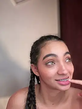 AdelineEvanss online show from 03-20-25, 03:45