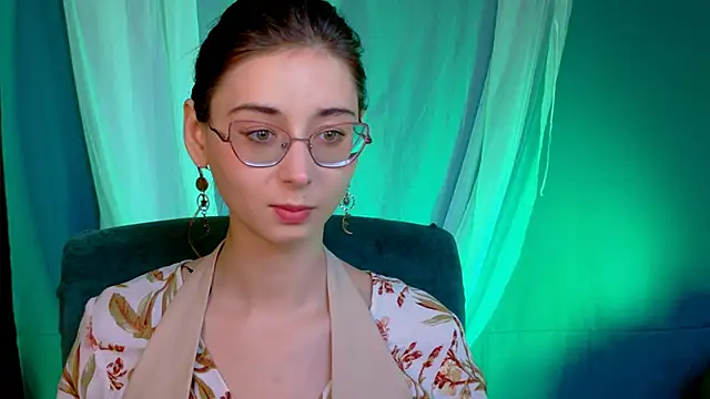 Snapshot of Orianna_Fox chatting on 10-10-25, 01:23 Orianna Fox online show from 10-10-25, 01:23