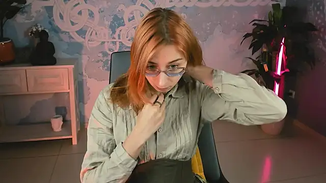 Snapshot of Orianna_Fox chatting on 03-20-25, 10:10 Orianna Fox online show from 03-20-25, 10:10