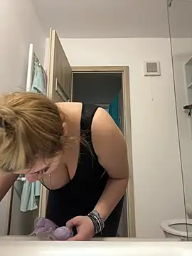 AllysonK online show from 03-25-26, 12:48