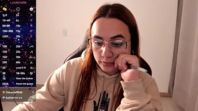 Snapshot of maryluna95 chatting on 10-28-25, 02:12 maryluna95 online show from 10-28-25, 02:12