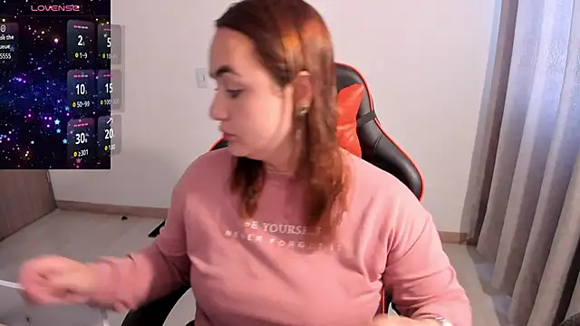 Snapshot of maryluna95 chatting on 02-12-26, 05:13 maryluna95 online show from 02-12-26, 05:13