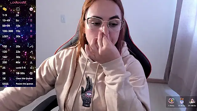 Snapshot of maryluna95 chatting on 10-27-25, 02:07 maryluna95 online show from 10-27-25, 02:07