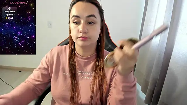 Snapshot of maryluna95 chatting on 11-19-25, 07:36 maryluna95 online show from 11-19-25, 07:36