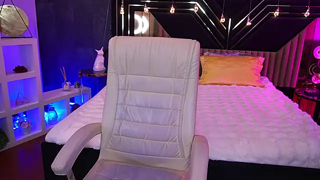 CoolTatis online show from 01-13-26, 07:23