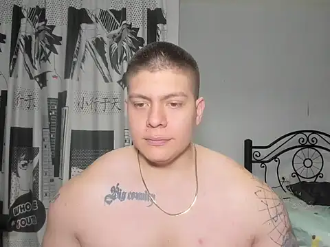 Snapshot of regan_jhonso chatting on 11-12-25, 01:15 regan jhonso online show from 11-12-25, 01:15