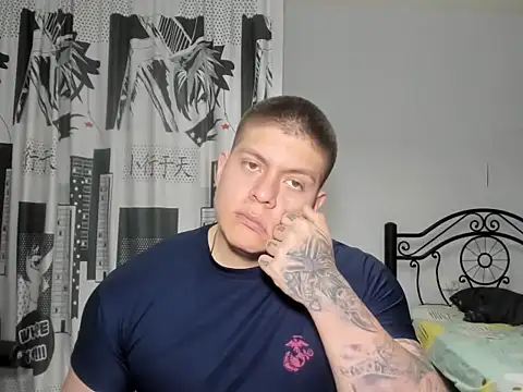 Snapshot of regan_jhonso chatting on 11-14-25, 08:01 regan jhonso online show from 11-14-25, 08:01