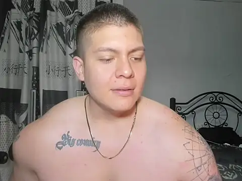 Snapshot of regan_jhonso chatting on 11-06-25, 09:35 regan jhonso online show from 11-06-25, 09:35