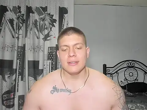 Snapshot of regan_jhonso chatting on 10-20-25, 08:04 regan jhonso online show from 10-20-25, 08:04