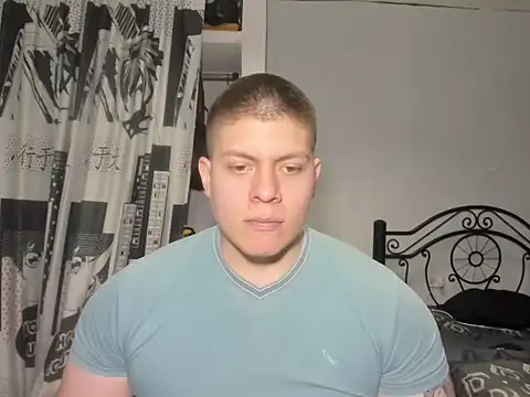 Snapshot of regan_jhonso chatting on 10-01-25, 06:07 regan jhonso online show from 10-01-25, 06:07