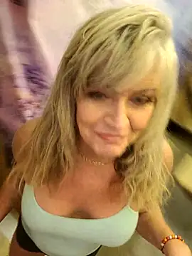 Snapshot of annika_lately chatting on 11-28-25, 10:32 annika lately online show from 11-28-25, 10:32