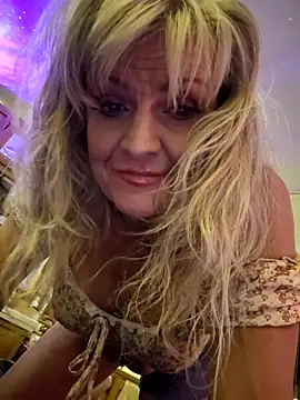 Snapshot of annika_lately chatting on 11-10-25, 04:06 annika lately online show from 11-10-25, 04:06