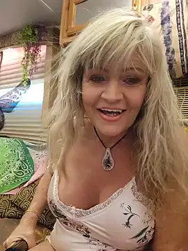 annika lately online show from 07-10-26, 05:35