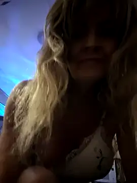 Snapshot of annika_lately chatting on 03-21-25, 01:13 annika lately online show from 03-21-25, 01:13