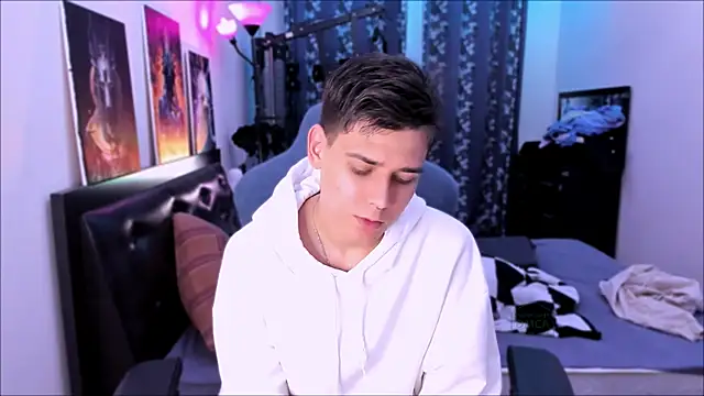 Foxicfu online show from 09-28-25, 02:13