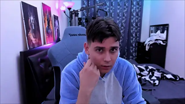 Foxicfu online show from 09-17-25, 01:57