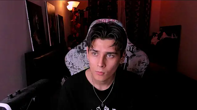 Foxicfu online show from 04-01-26, 03:09