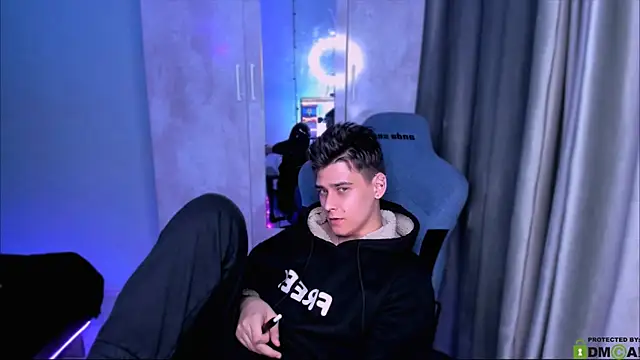 Foxicfu online show from 03-06-25, 02:40