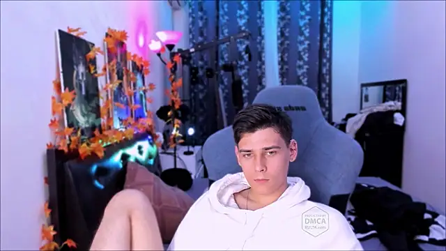 Foxicfu online show from 10-02-25, 06:33