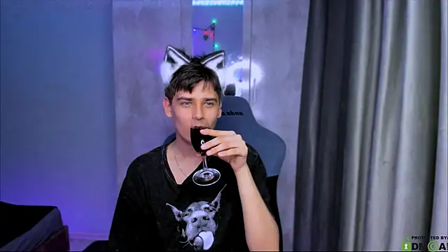 Foxicfu online show from 02-23-25, 03:40