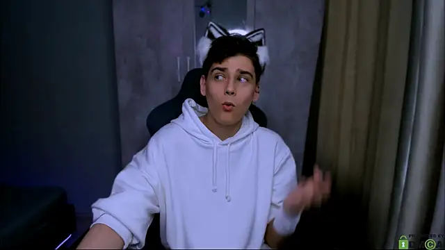 Foxicfu online show from 02-09-25, 09:58