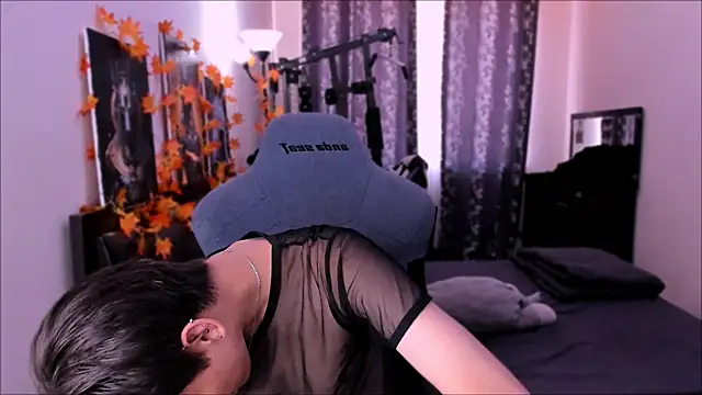 Foxicfu online show from 11-29-25, 08:03