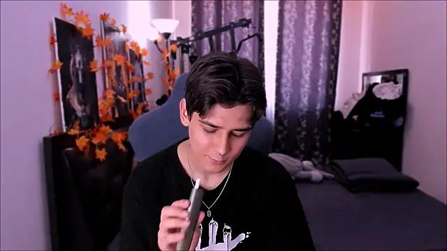 Foxicfu online show from 11-28-25, 08:14