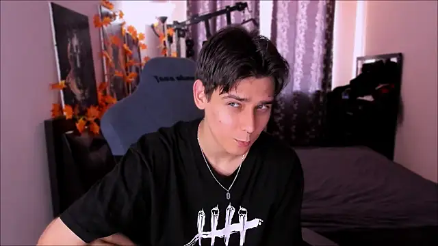 Foxicfu online show from 11-20-25, 08:26