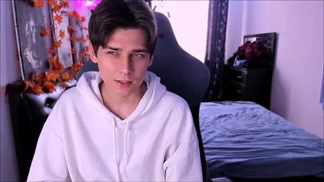 Foxicfu online show from 12-22-25, 08:58