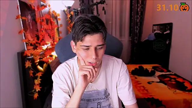 Foxicfu online show from 10-19-25, 06:10