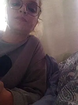BritneyHudson online show from 10-18-25, 01:35